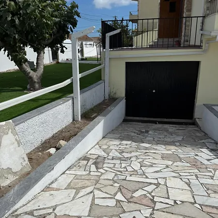 Дом отдыха Moradia Com Escada, Jardim E Piscina