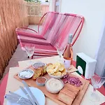Moradia Com Escada, Jardim E Piscina Vakantiehuis Almada