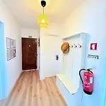 Moradia Com Escada, Jardim E Piscina Vakantiehuis Almada