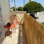 Moradia Com Escada, Jardim E Piscina Vakantiehuis