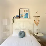 Vakantiehuis Moradia Com Escada, Jardim E Piscina