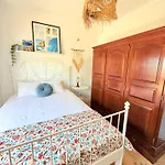 Moradia Com Escada, Jardim E Piscina Vakantiehuis