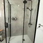 Vakantiehuis Moradia Com Escada, Jardim E Piscina Almada