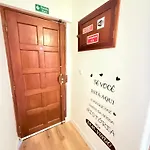 Moradia Com Escada, Jardim E Piscina * Almada