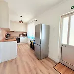 Moradia Com Escada, Jardim E Piscina Vakantiehuis *
