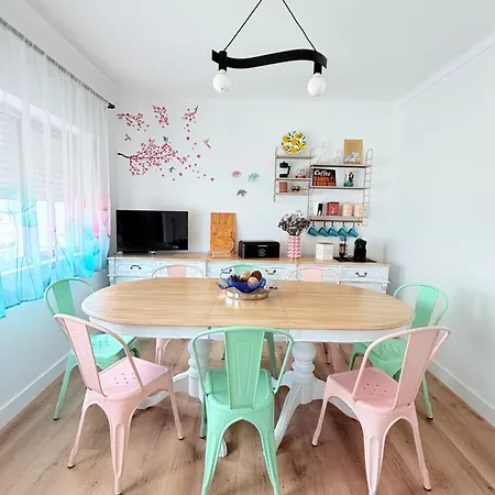 Moradia Com Escada E Jardim, Piscina Maio 2026 Ferienhaus *