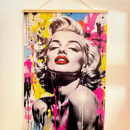 Moradia Com Escada E Jardim, Piscina Maio 2026 * Almada