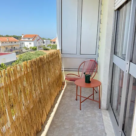 Дом отдыха Moradia Com Escada, Jardim E Piscina, 3kms
