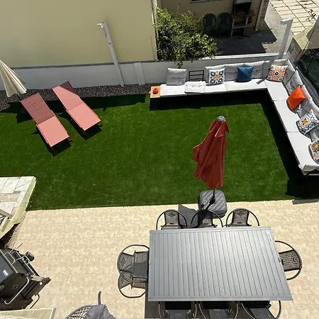 Moradia Com Escada E Jardim, Piscina Maio 2026 Ferienhaus