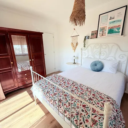 Дом отдыха Moradia Com Escada, Jardim E Piscina, 3kms *