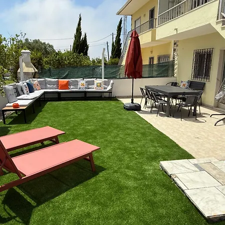 Moradia Com Escada, Jardim E Piscina, 3kms Casa vacanze Almada