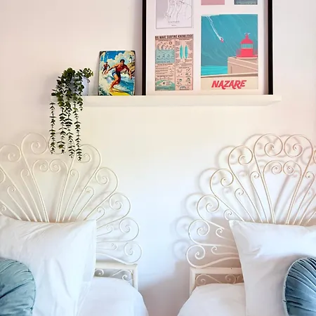 Moradia Com Escada E Jardim, Piscina Maio 2026 * Almada