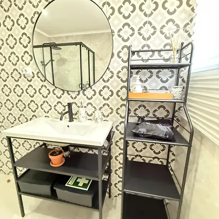 度假居 Moradia Com Escada, Jardim E Piscina, 3kms *