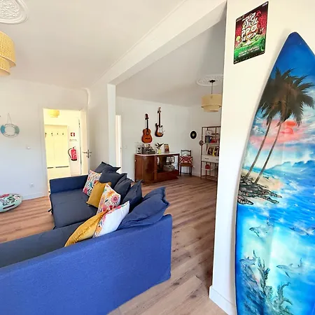 Moradia Com Escada E Jardim, Piscina Maio 2026 Ferienhaus Almada