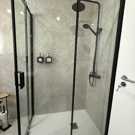 度假居 Moradia Com Escada, Jardim E Piscina, 3kms 阿尔马达