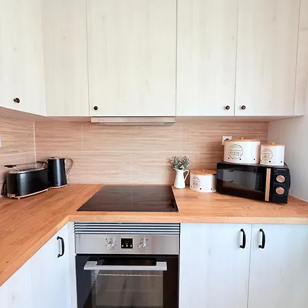 Ferienhaus Moradia Com Escada E Jardim, Piscina Maio 2026 Almada