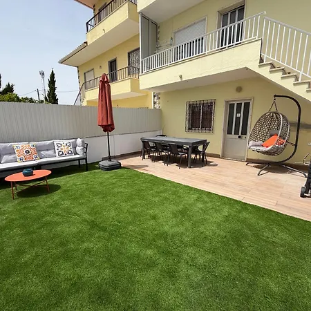 Moradia Com Escada, Jardim E Piscina, 3kms Дом отдыха Алмада
