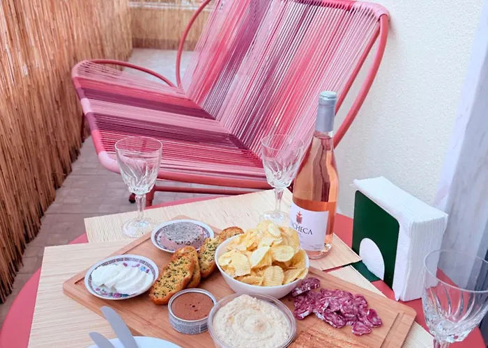 Moradia Com Escada E Jardim, Piscina Maio 2026 بيت للعطل ألمادا