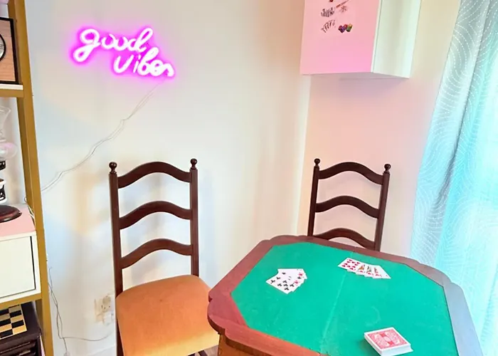 Moradia Com Escada E Jardim, Piscina Maio 2026 بيت للعطل *