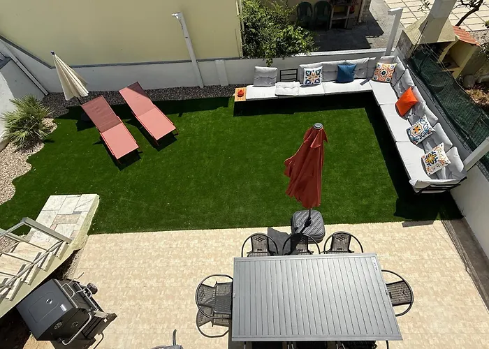 Moradia Com Escada E Jardim, Piscina Maio 2026 بيت للعطل