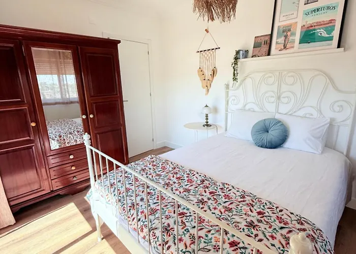 بيت للعطل Moradia Com Escada E Jardim, Piscina Maio 2026 *