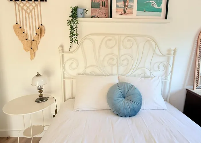 Moradia Com Escada E Jardim, Piscina Maio 2026 *