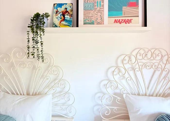 Moradia Com Escada E Jardim, Piscina Maio 2026 * ألمادا