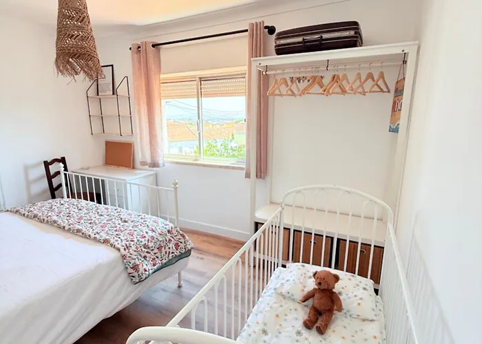 Moradia Com Escada E Jardim, Piscina Maio 2026 بيت للعطل